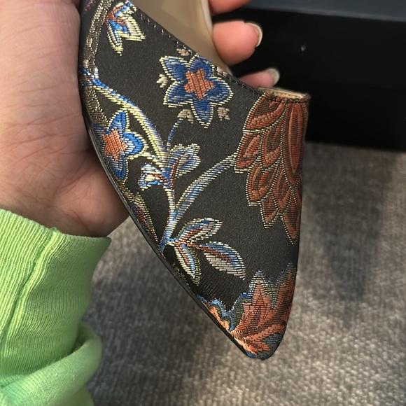Naturalized Samantha Brocade shoes - Picture 2 of 7